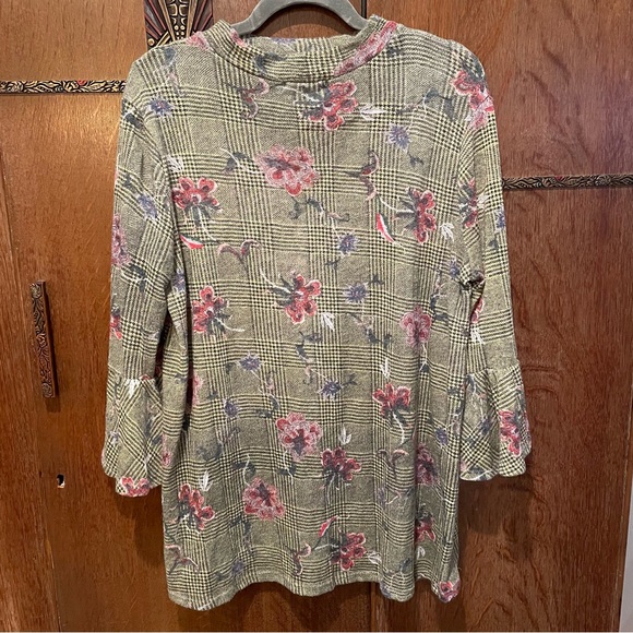 NWOT Ces Femme Yellow Plaid Floral Top | Size Large - Picture 13 of 13